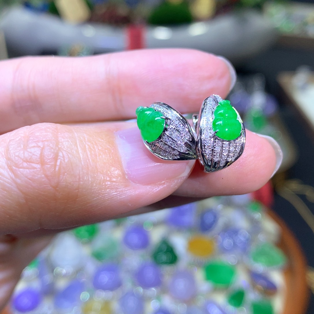 【闪购商品】翡翠颈饰18K金镶嵌翡翠吊坠项链