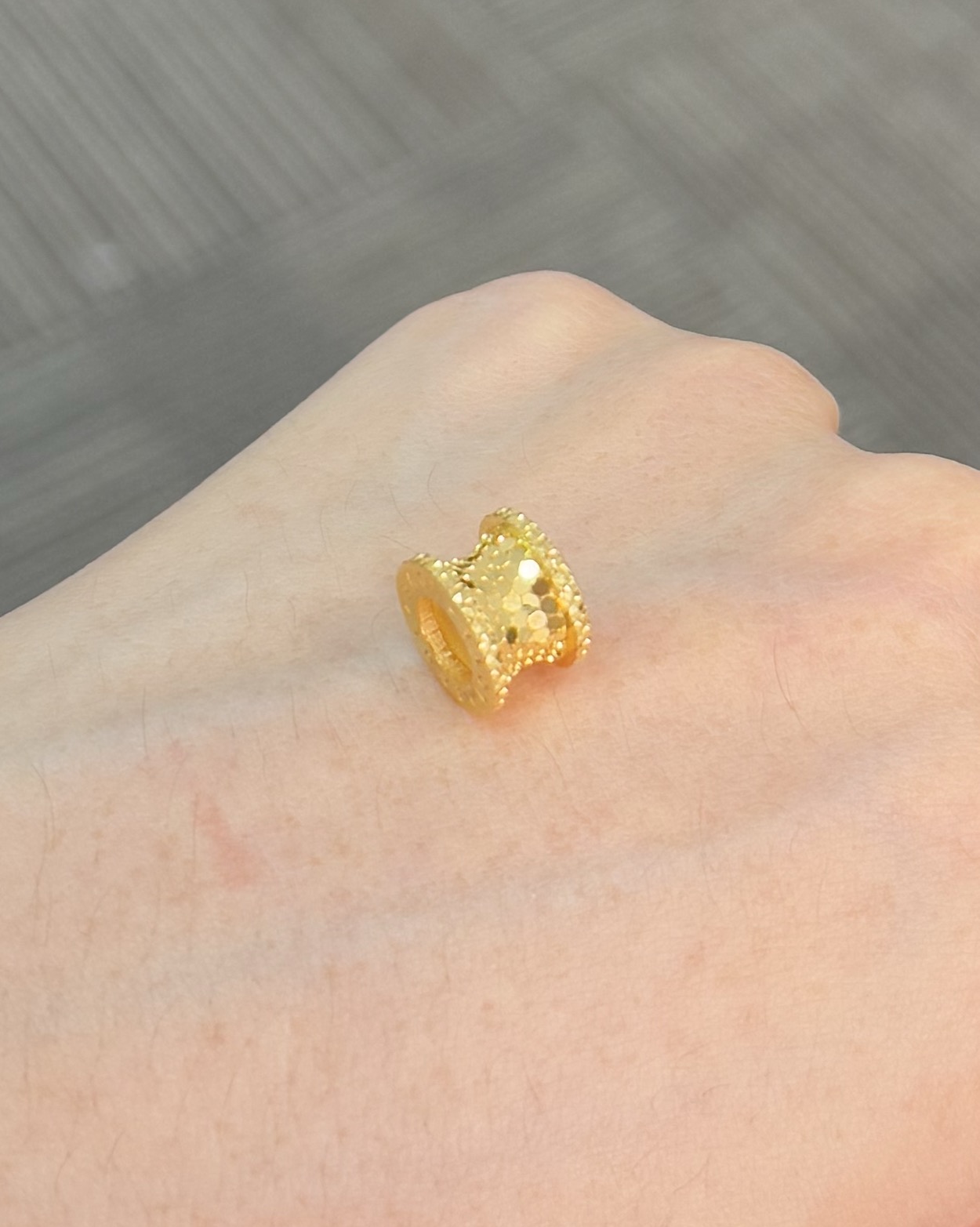   足金999  鱼鳞蛮腰吊坠 