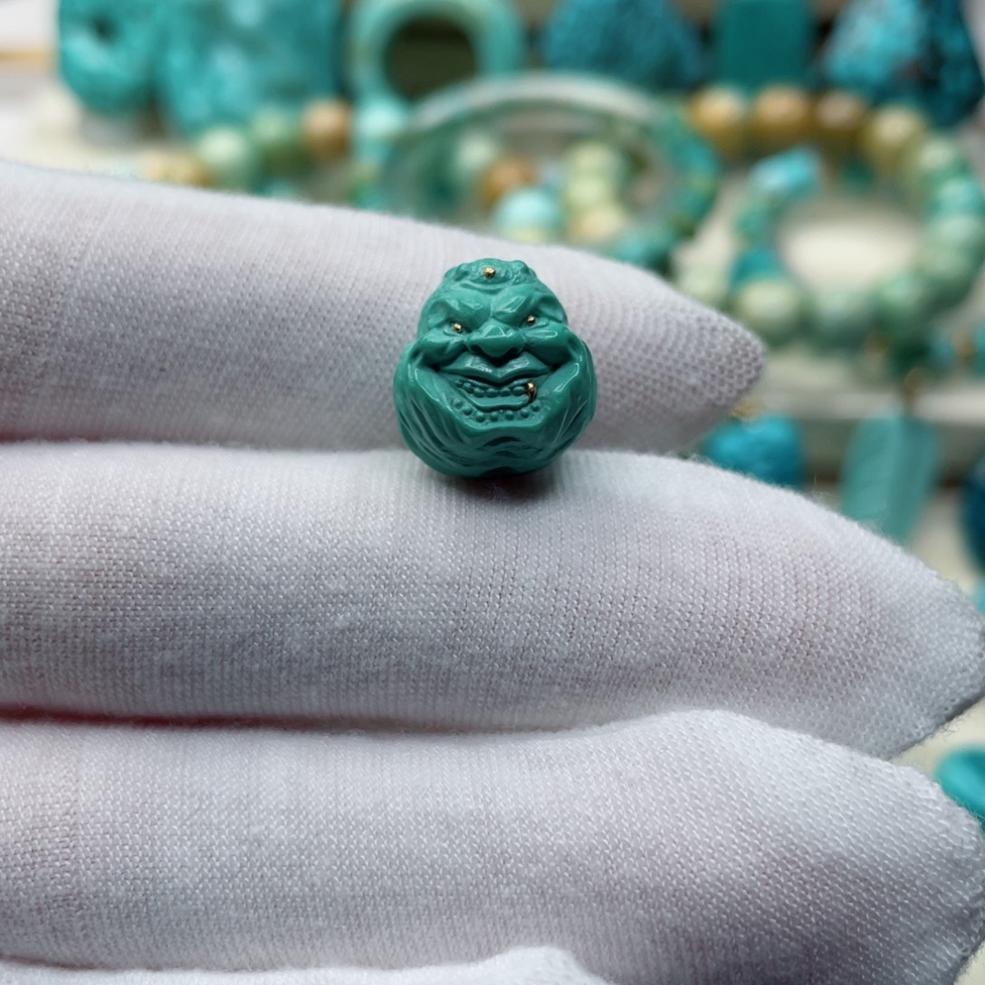 成***寇绿松石未镶嵌珠宝奇石