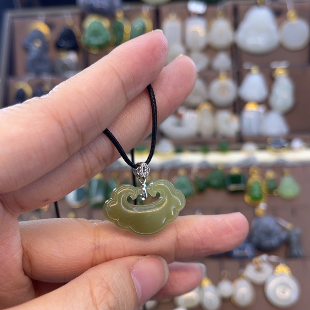 和田玉吊坠银S925镶嵌