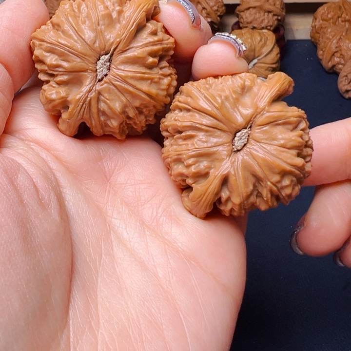 文玩核桃吊坠闷白43