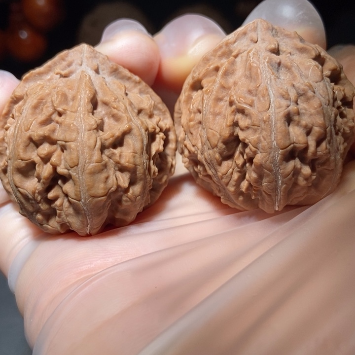 文玩核桃把件东北楸子小雪 59