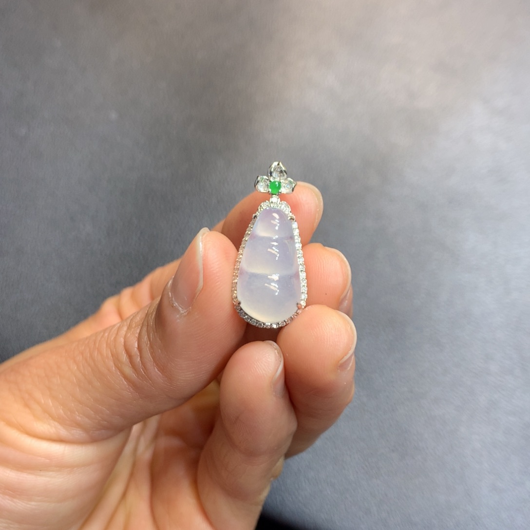 翡翠吊坠(不含链)18K金镶嵌