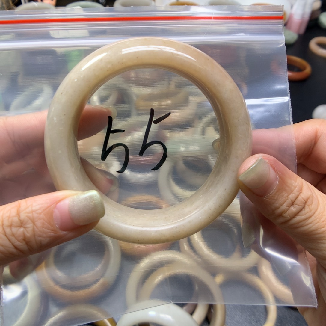 石英质玉手镯未镶嵌清**月