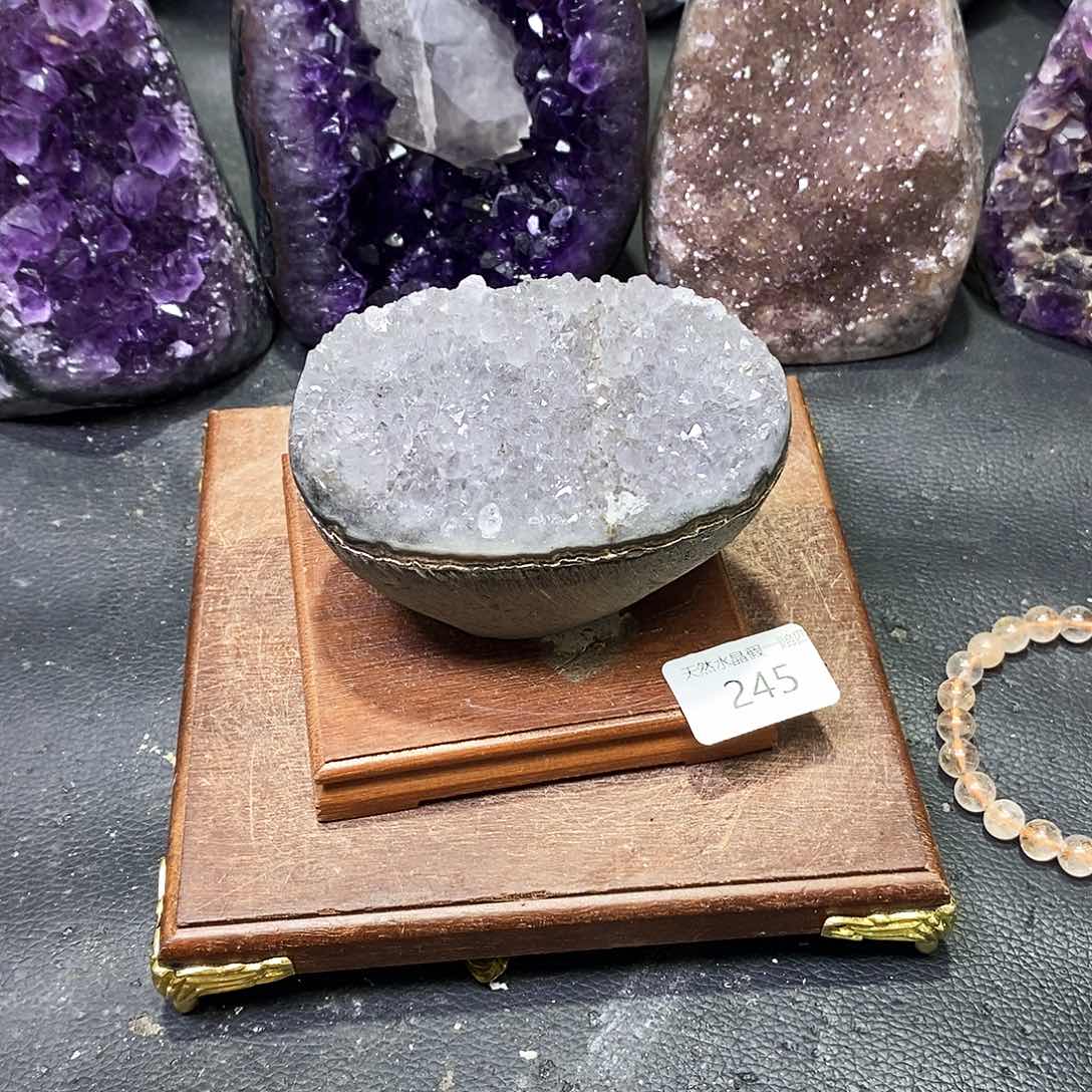 水晶大型摆件（非配饰）未镶嵌