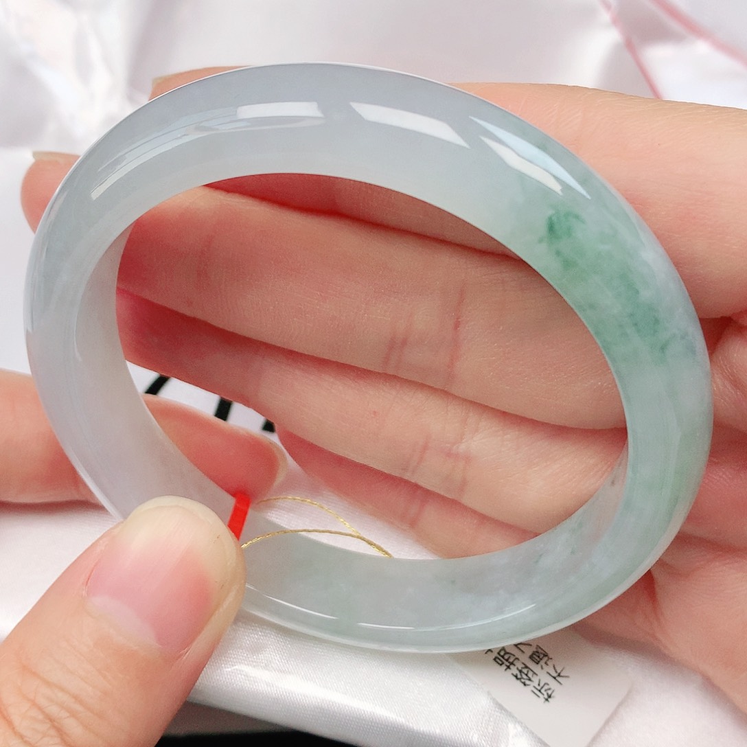 翡翠手镯未镶嵌抖音717