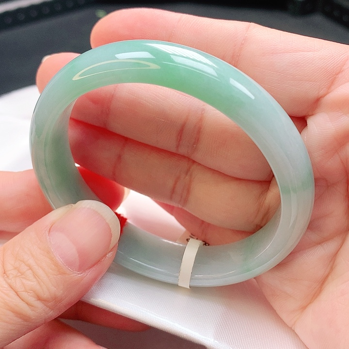 翡翠手镯未镶嵌贵妃55