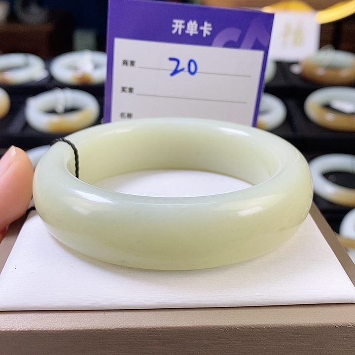 未镶嵌手镯和田玉60’61