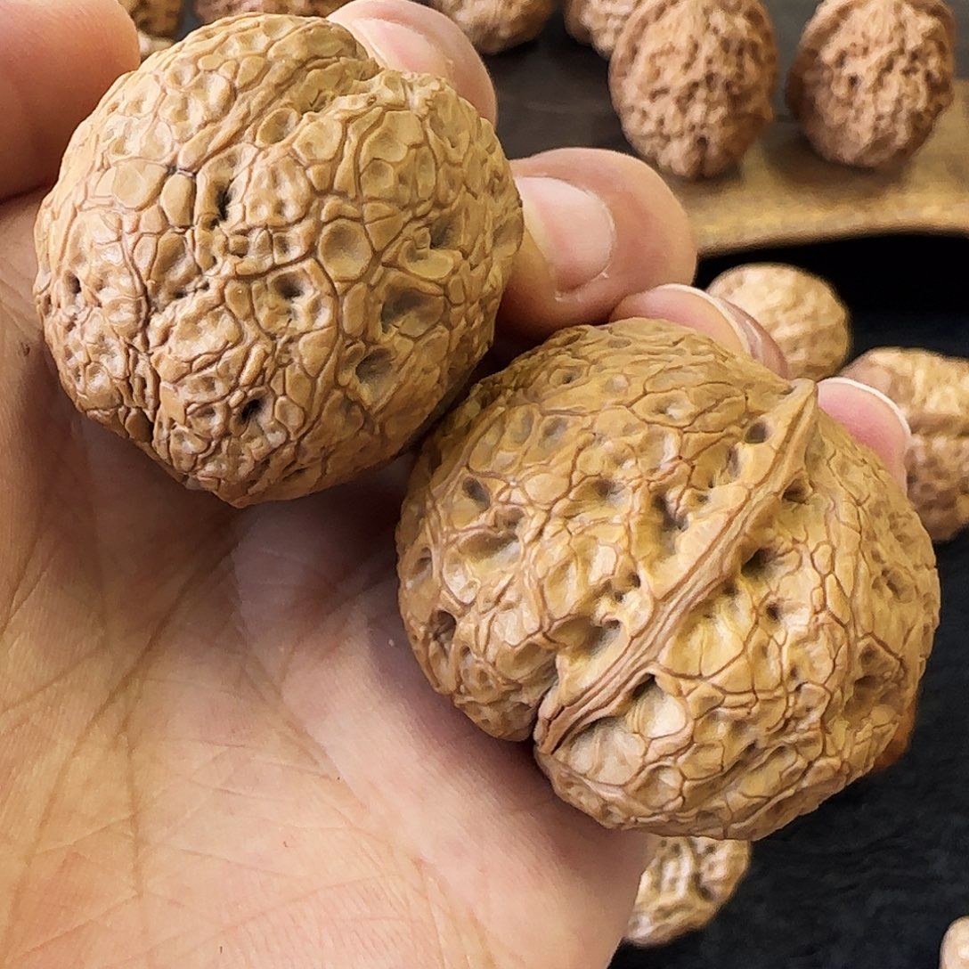 文玩核桃把件蝰蟒