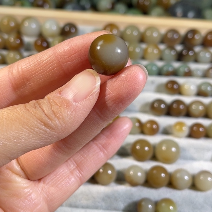 和田玉（糖玉）未镶嵌珠宝半成品