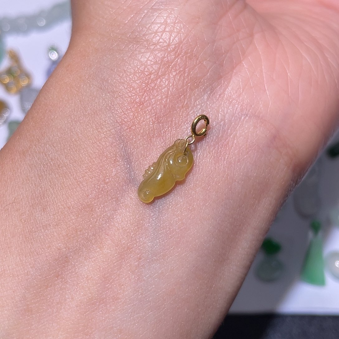 翡翠18K金镶嵌颈饰8888888888