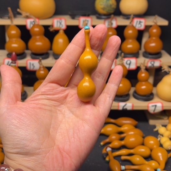 牛*天然小葫芦手把件