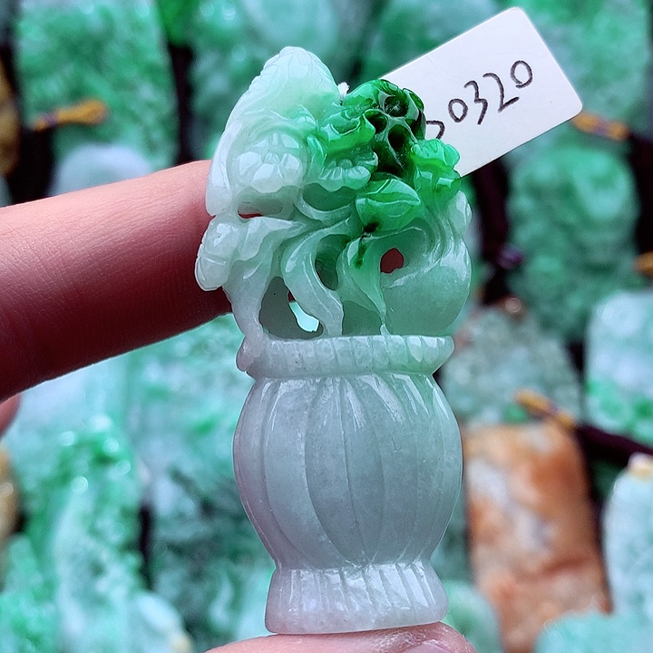 翡翠吊坠(不含链)未镶嵌
