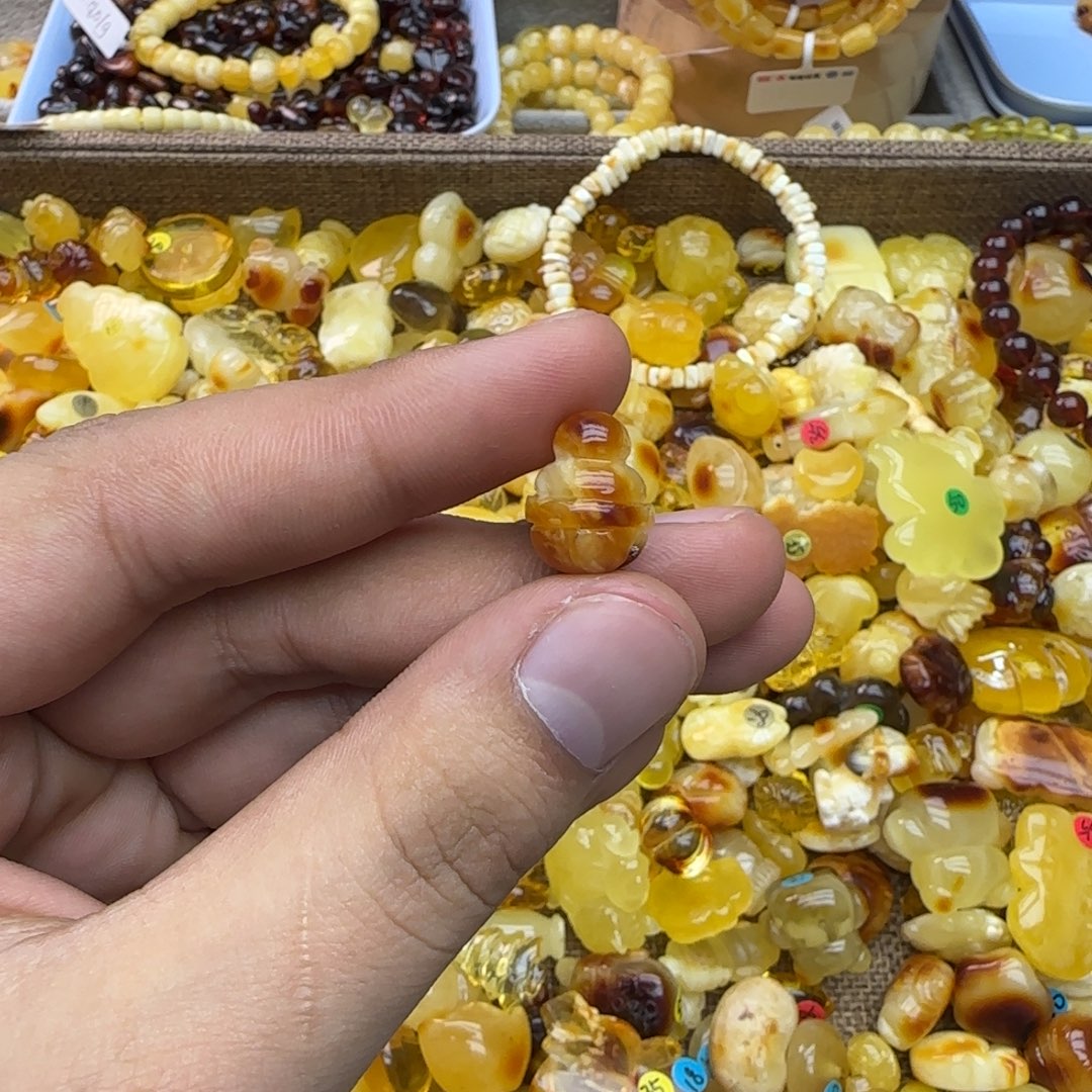 琥珀未镶嵌裸石蜜蜡铃铛0.99g