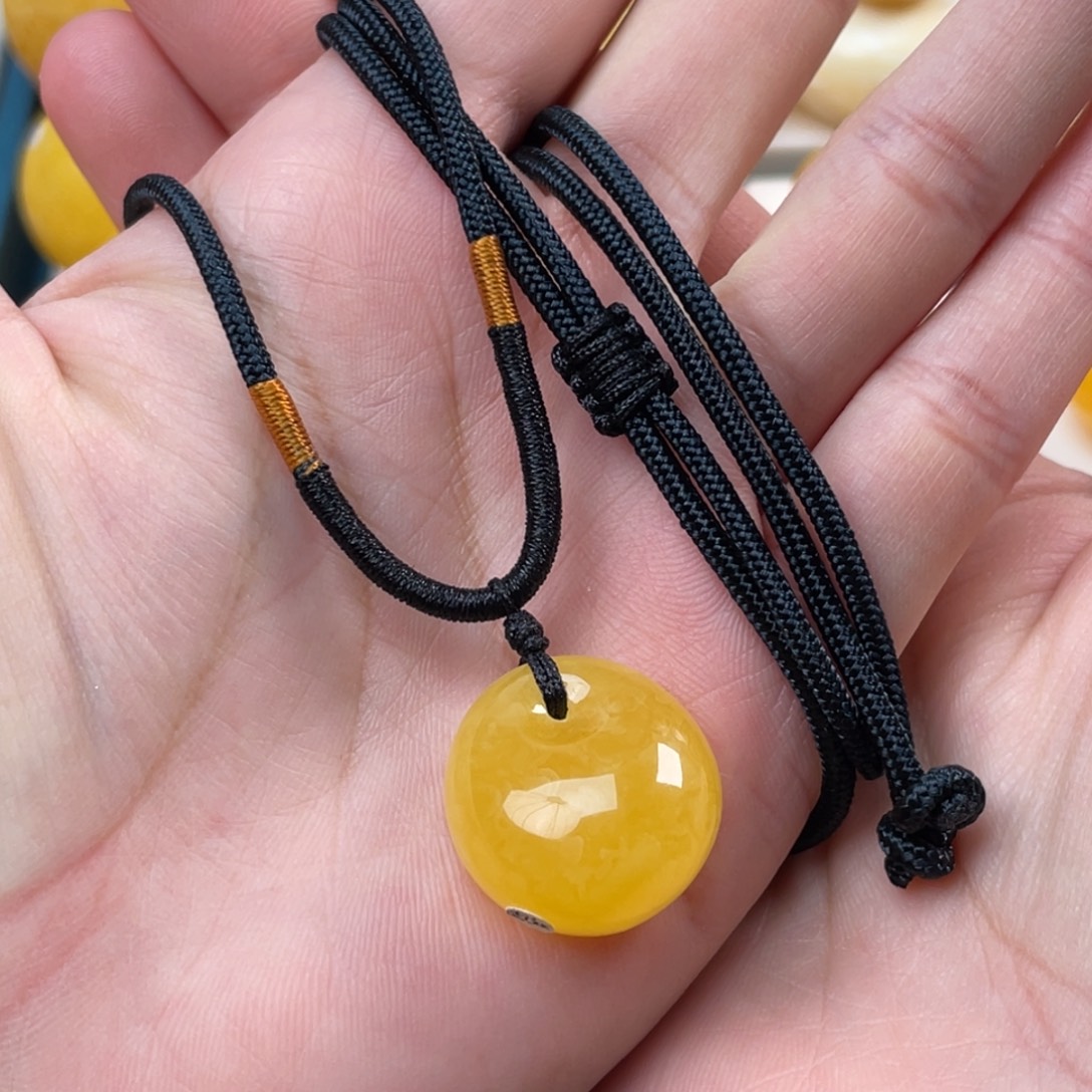 蜜蜡未镶嵌珠宝奇石