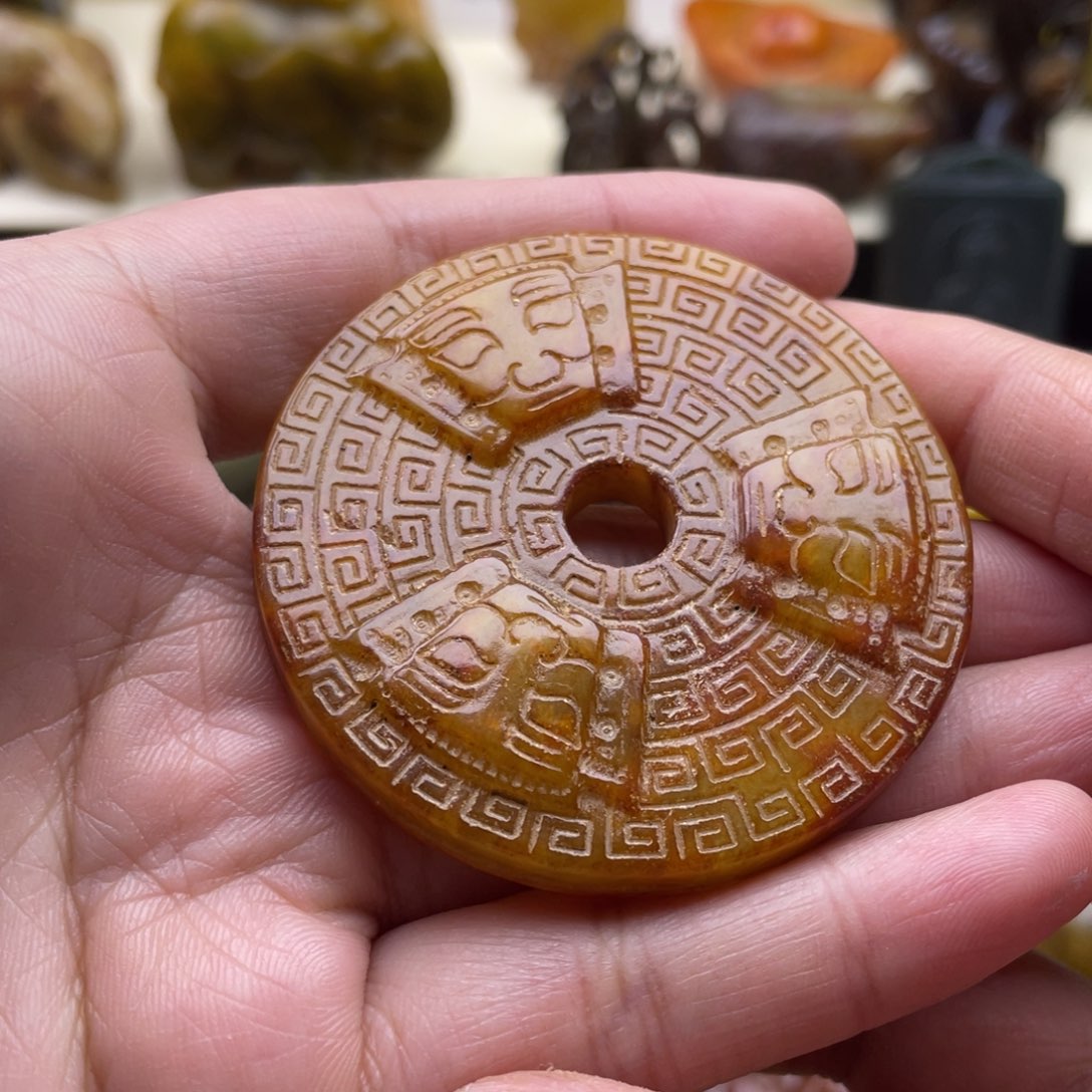 未镶嵌蛇纹石玉颈饰2