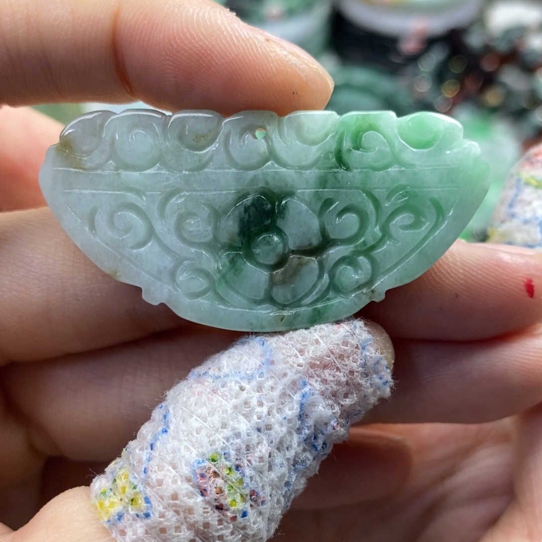 翡翠未镶嵌颈饰吊坠