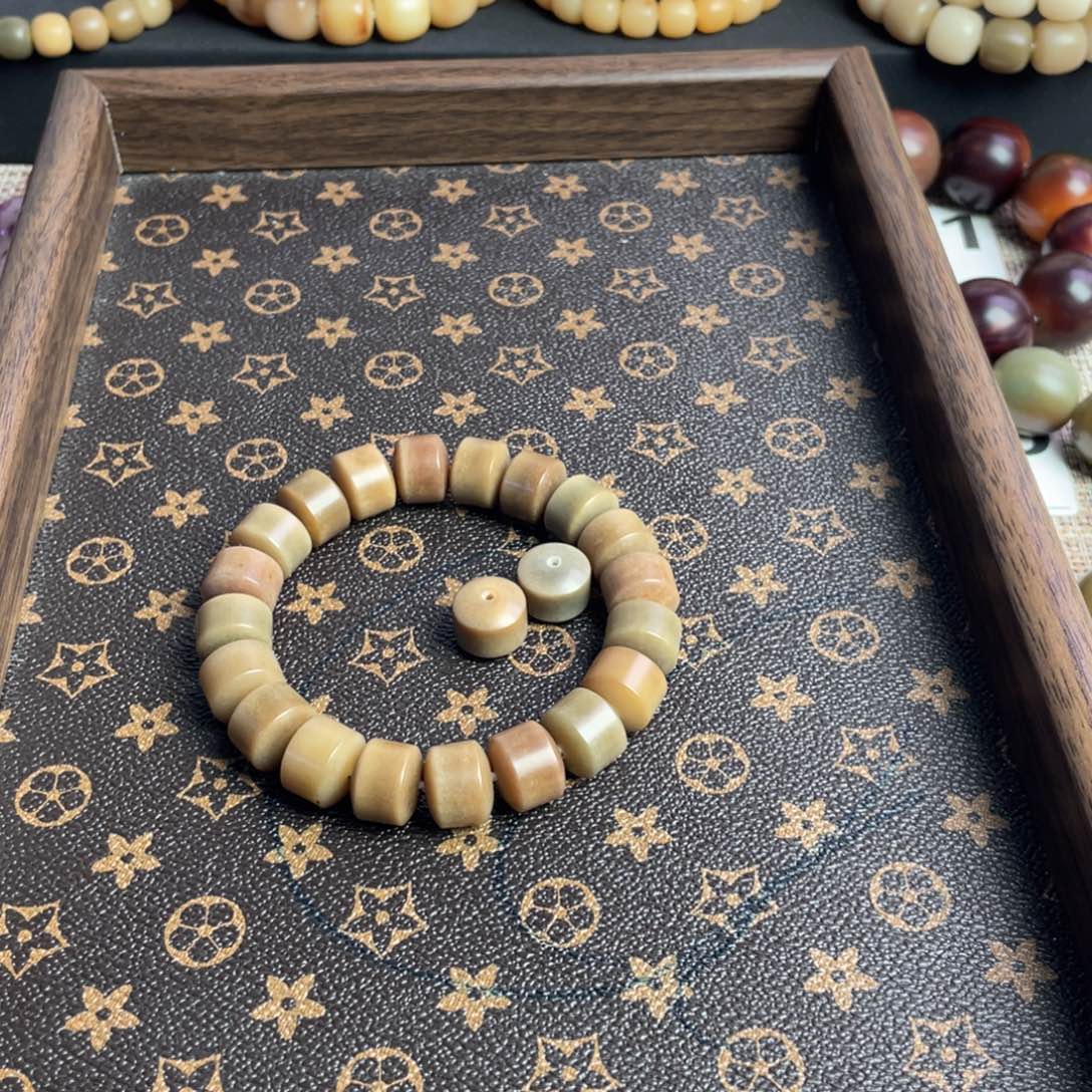 菲***子吊坠菩提根/象牙果13.5，微瑕