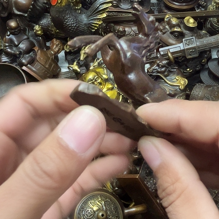 铜鑫铜德，铜器摆件