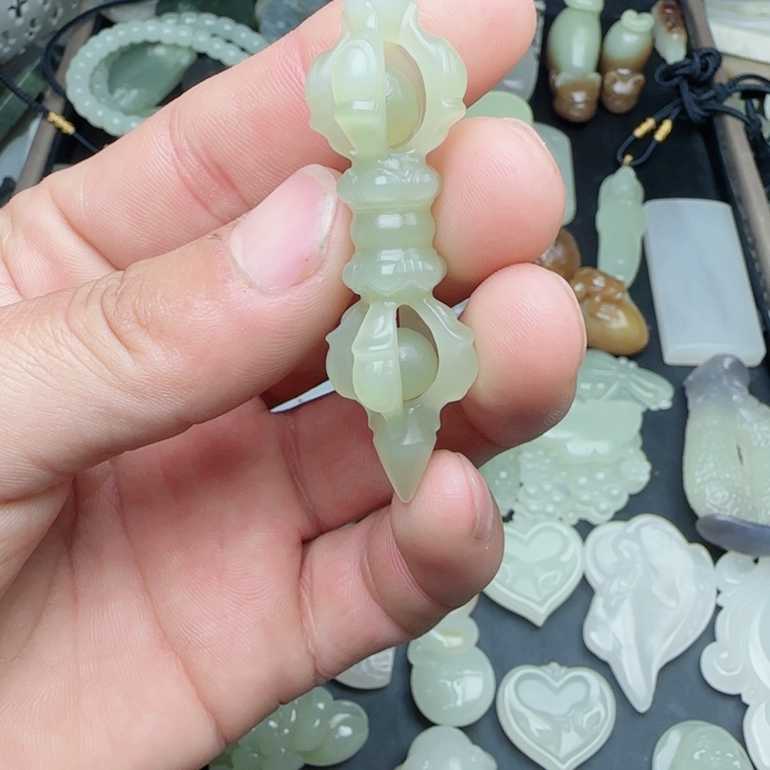 和田玉颈饰未镶嵌