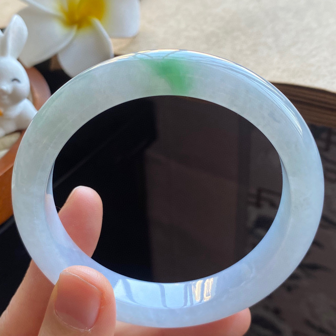 2.20批890号手镯57.8-12.3-8.5白底青！青翠阳绿色特别俏丽动人！