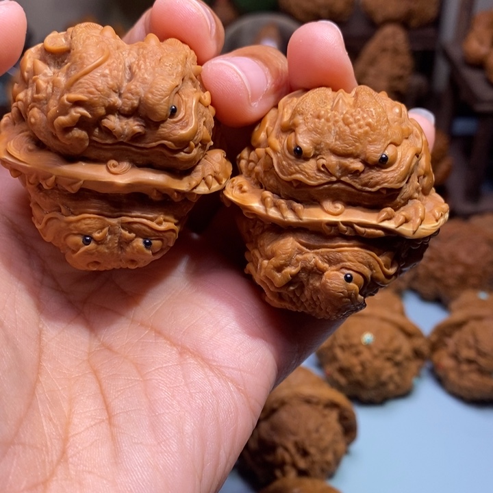 【闪购商品】核桃手串/手链输*中龙蟾雕刻