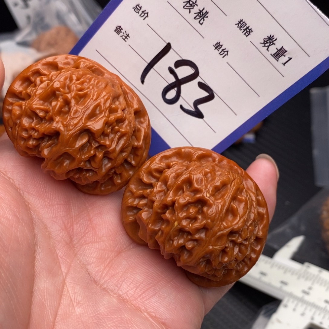 桃核把件宫灯43mom