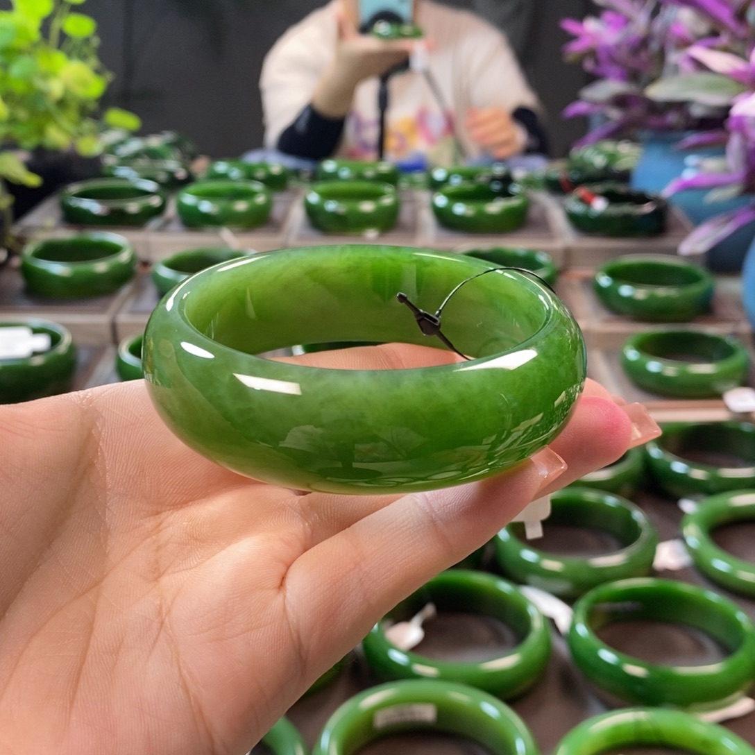 和田玉（碧玉）手镯未镶嵌