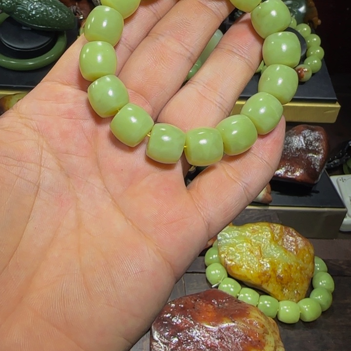 和田玉（糖玉）未镶嵌颈饰