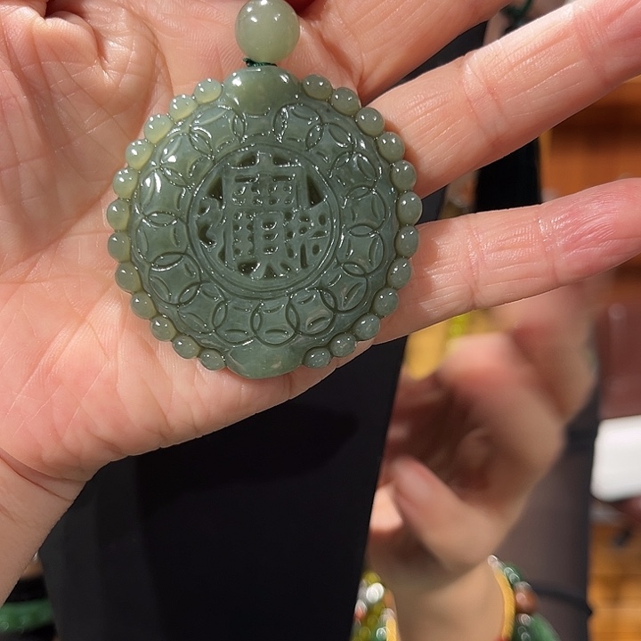 颈饰未镶嵌和田玉