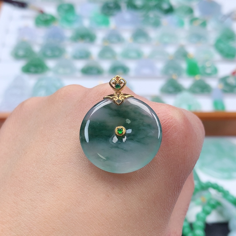 【闪购商品】翡翠吊坠(赠链)18K金镶嵌