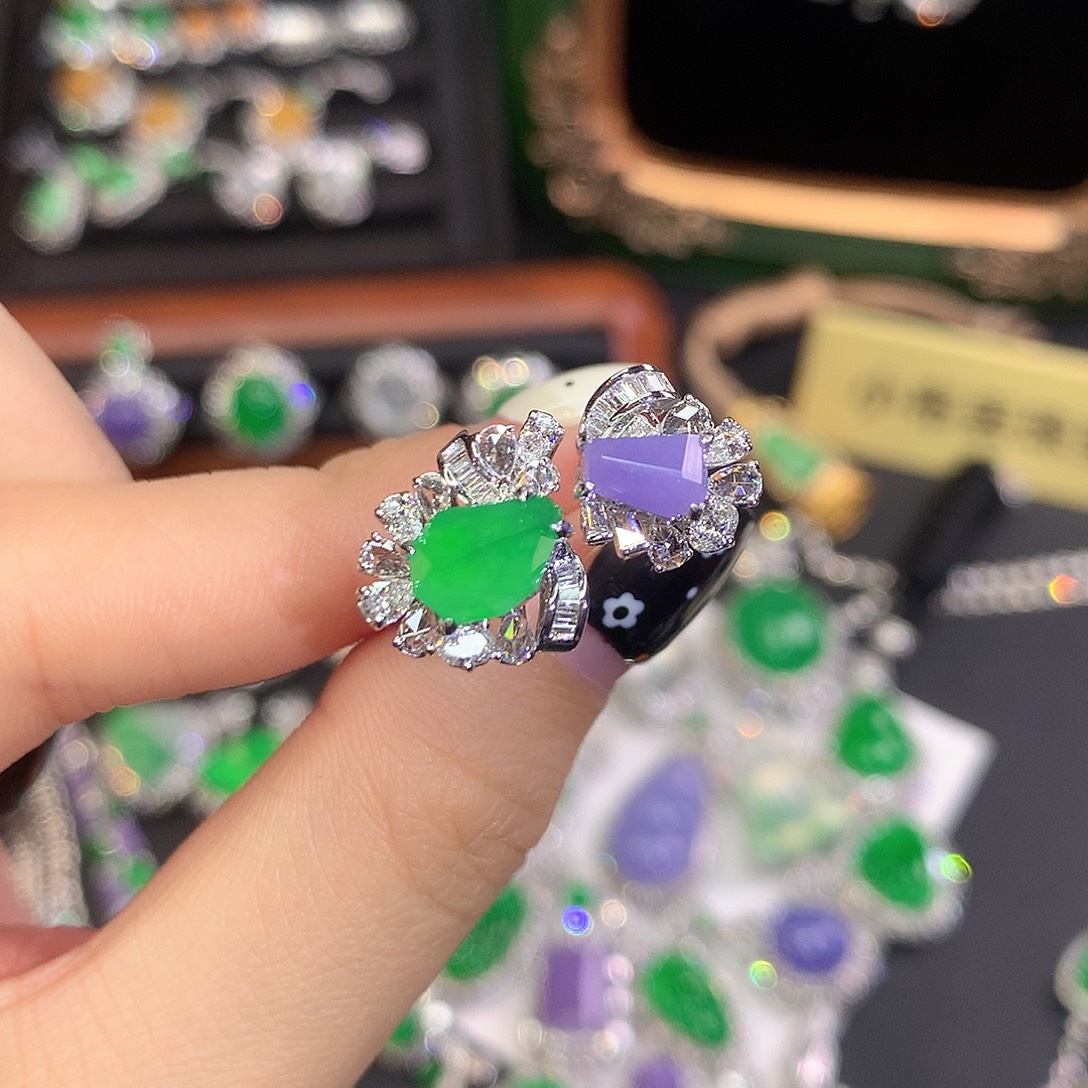 翡翠18K金镶嵌戒指