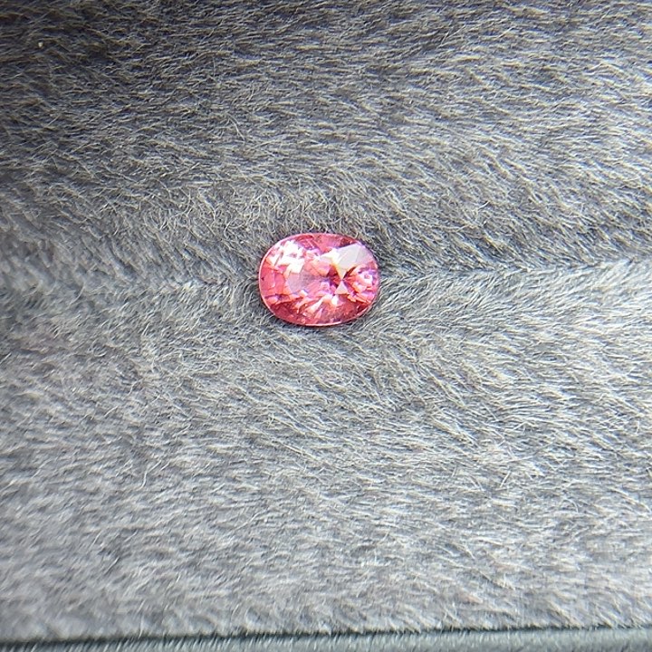 尖晶石裸石未镶嵌