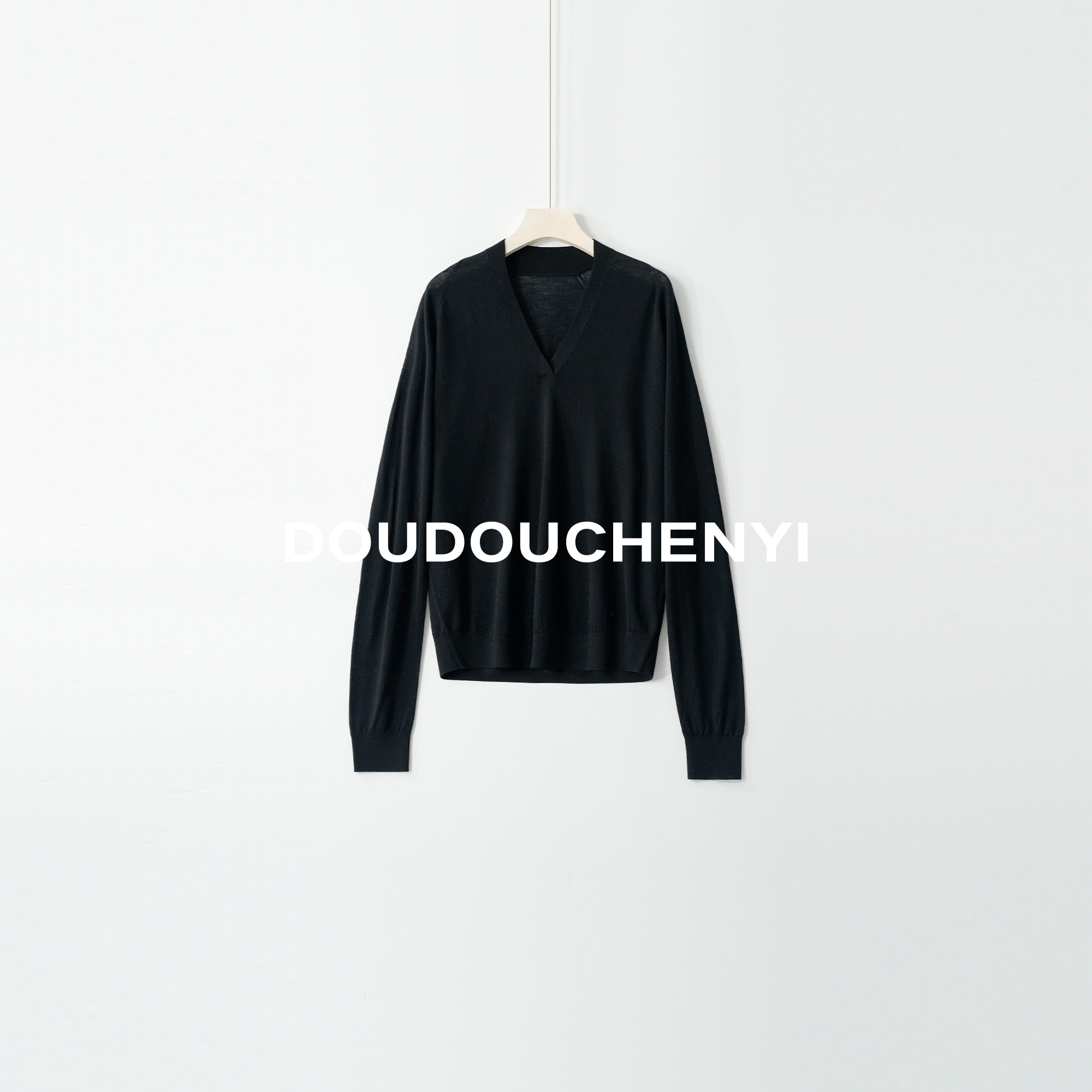 【DOUDOUCHENYI】百搭100精纺羊毛V领羊毛套头衫-CBQ25255