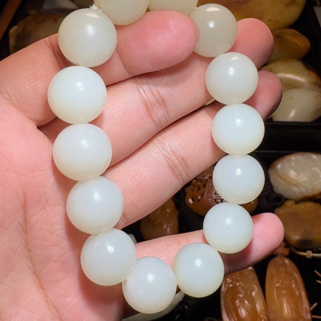 和田玉颈饰未镶嵌上**客