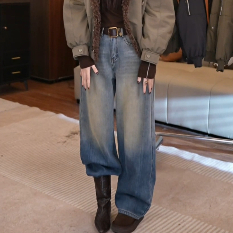 渐变做旧加绒牛仔裤2025冬季高腰版型日常出街松弛通勤穿搭格调