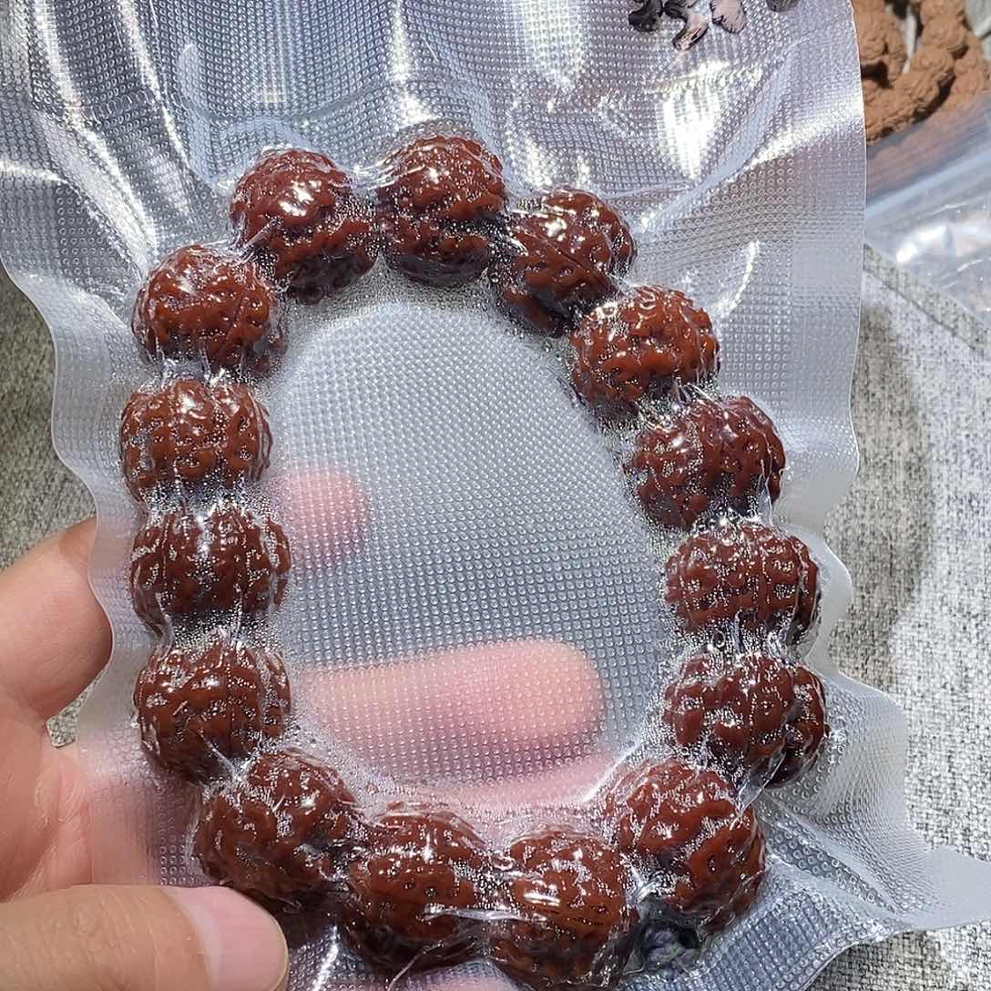 金刚菩提手串红23花的