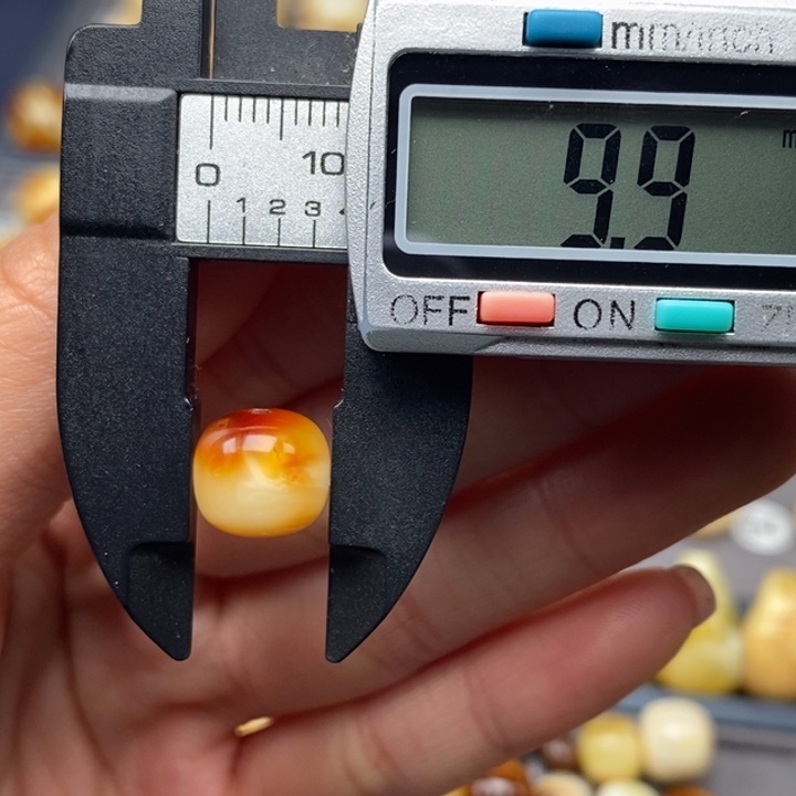 未镶嵌蜜蜡珠宝奇石?***i