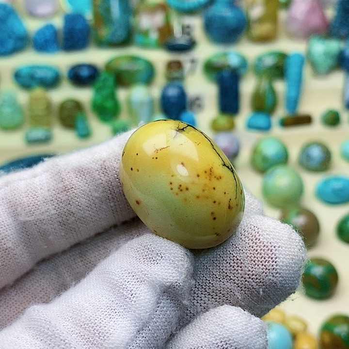 绿松石配饰未镶嵌