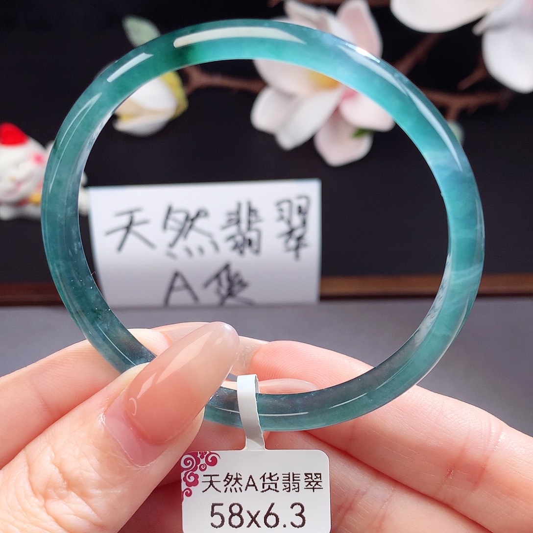 翡翠手镯（圆镯）未镶嵌