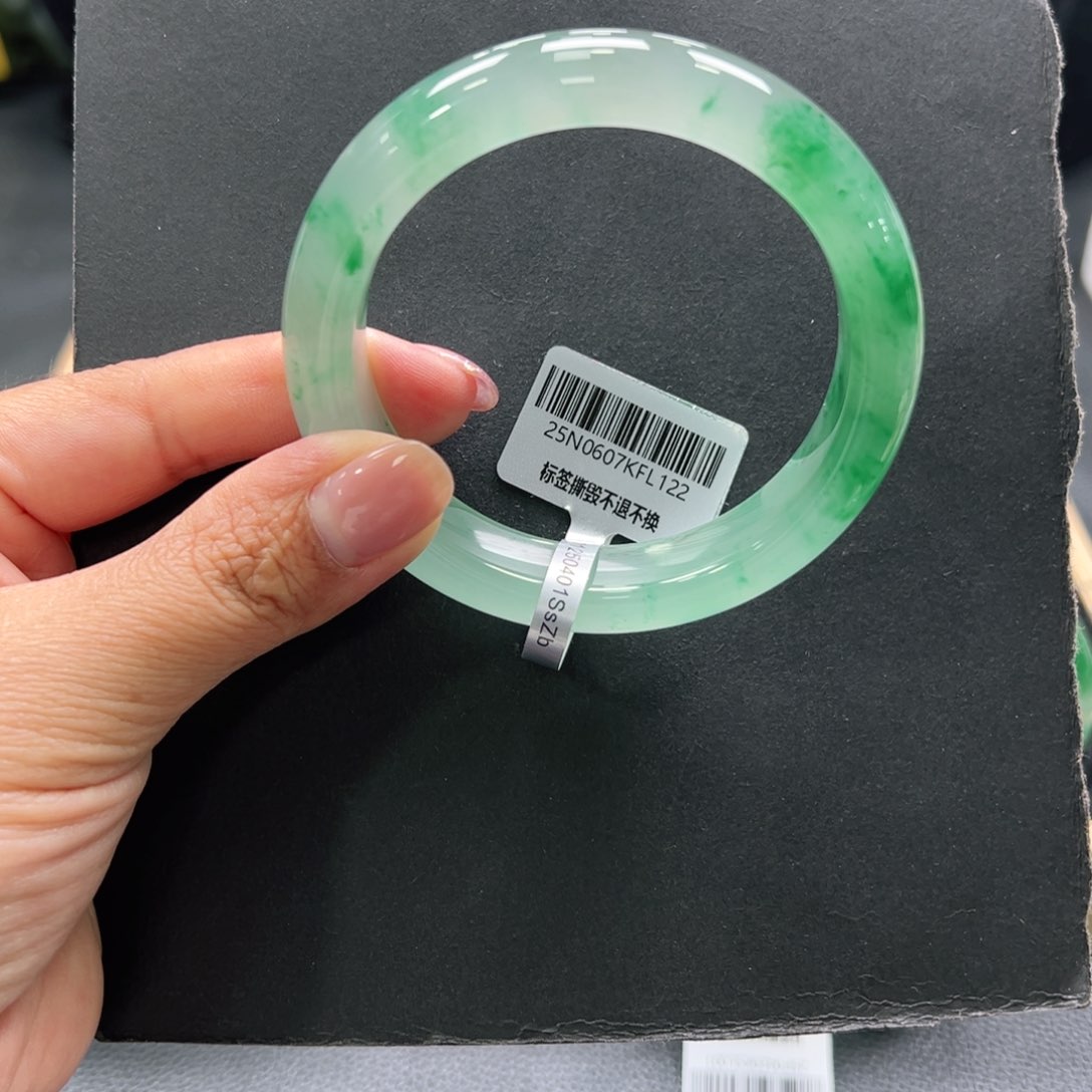 石英质玉手镯未镶嵌➕玲玲58