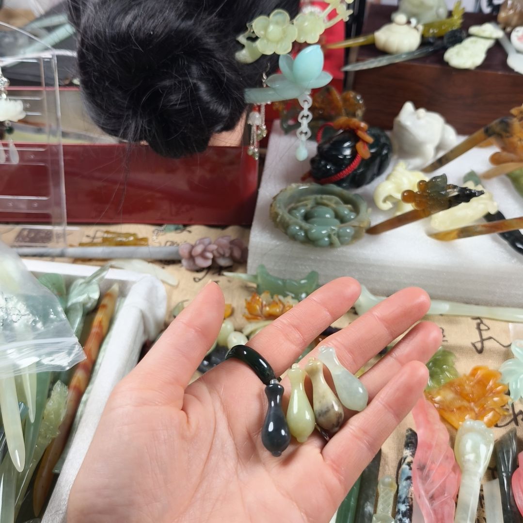 蛇纹石玉发饰合金