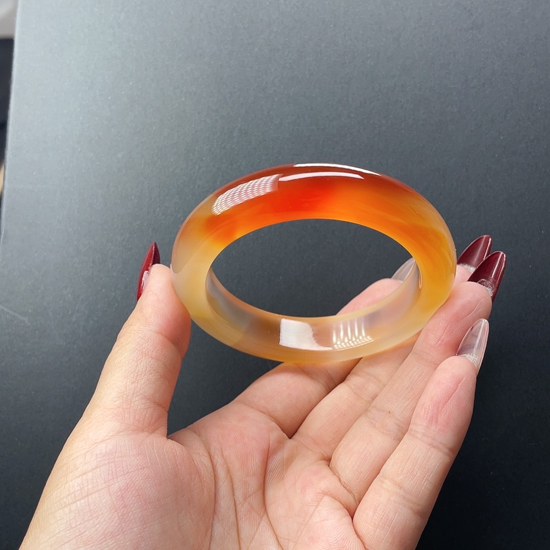 玛瑙/玉髓手镯未镶嵌