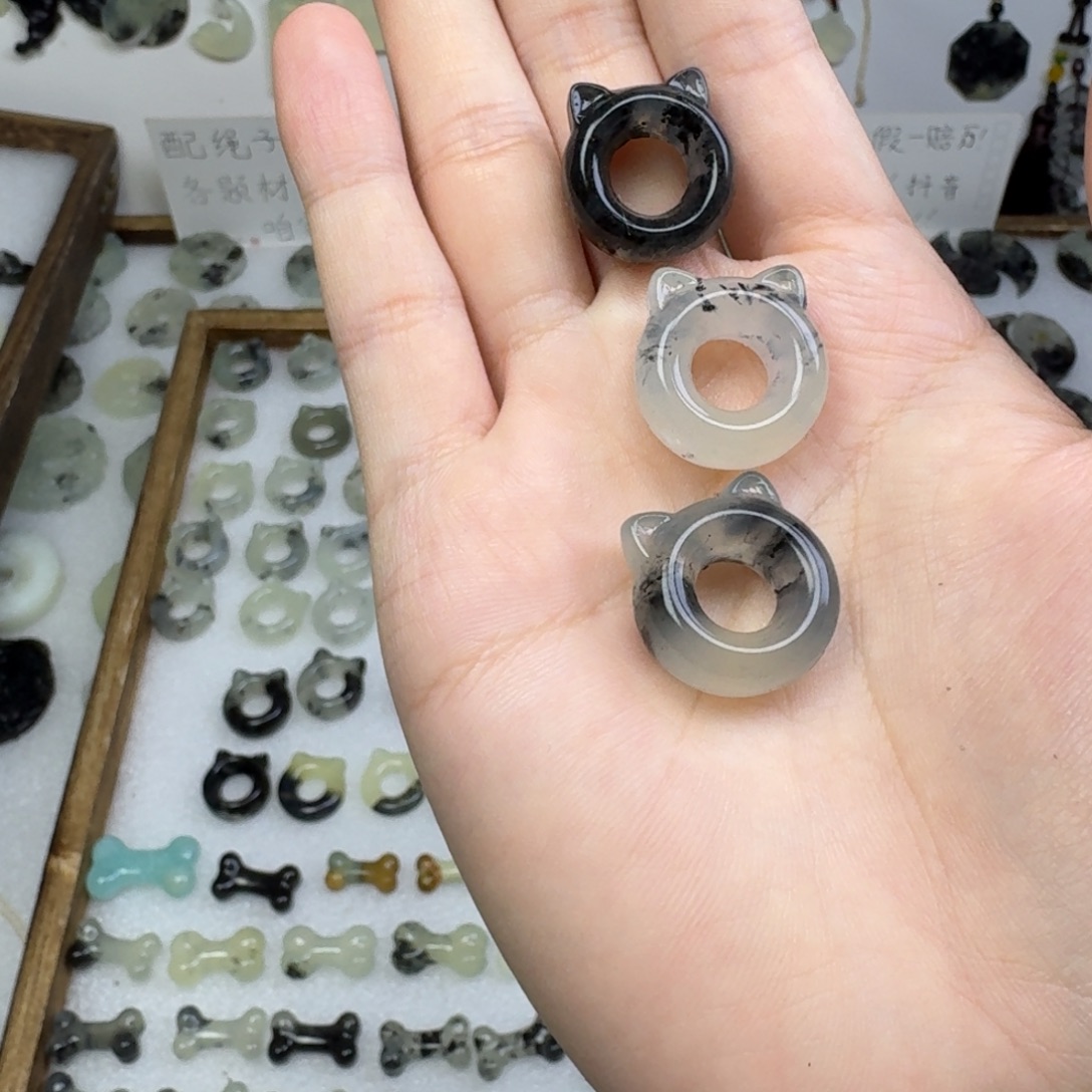 Z***ᴸ蛇纹石玉未镶嵌项链