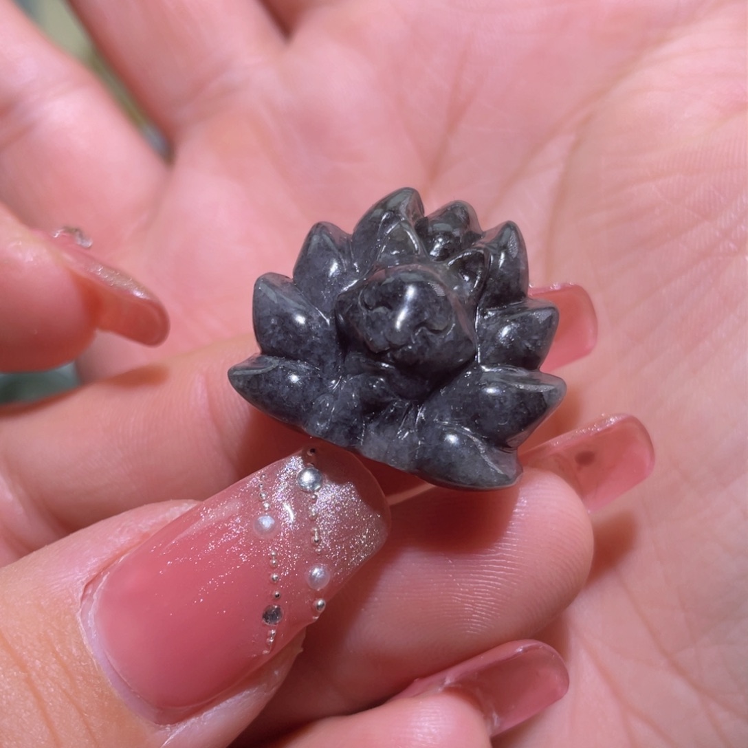 翡翠颈饰未镶嵌九尾