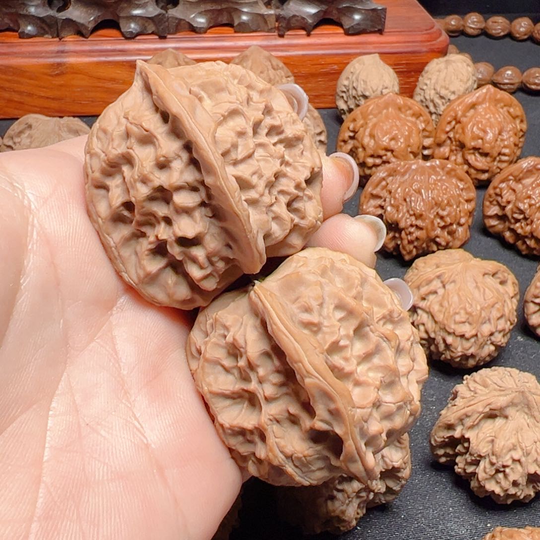 文玩核桃把件野生虎头40