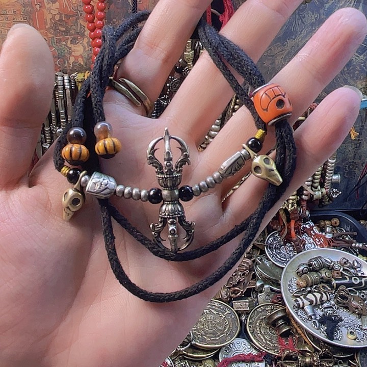 白铜杵一个设计脖挂福利