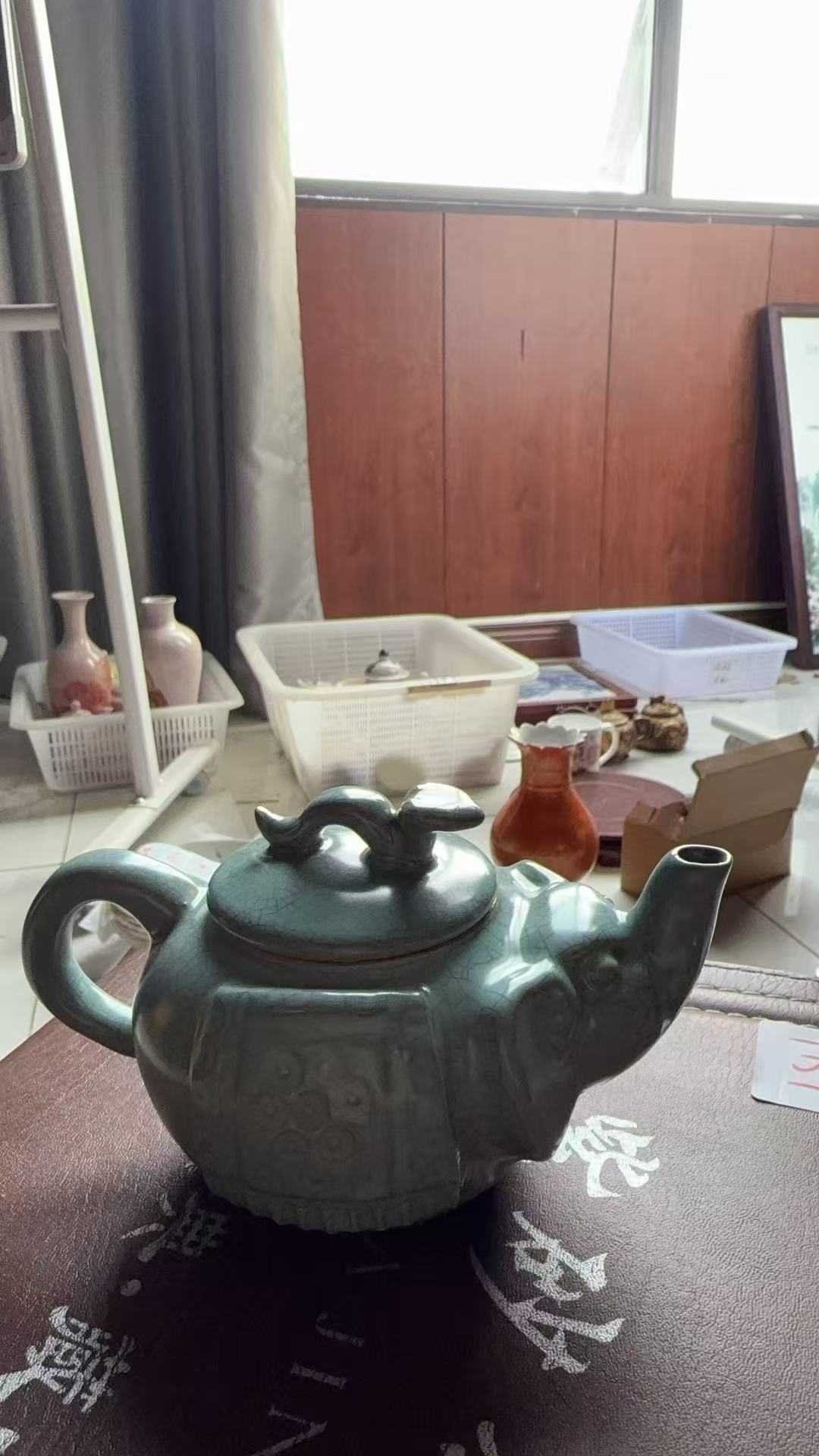 景德镇如意象嘴壶