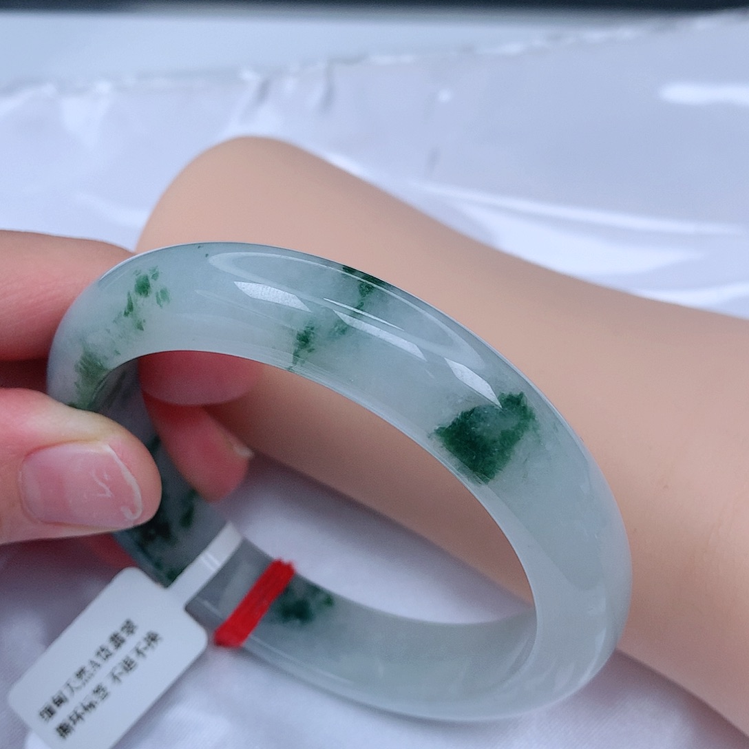 【闪购商品】未镶嵌手镯翡翠，57