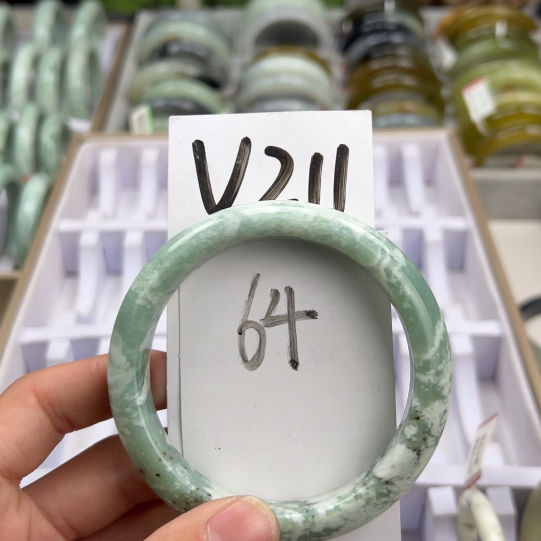 岫玉手镯未镶嵌天然岫玉